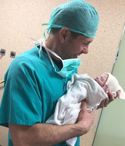 Carla Pereyra husband Diego Simeone with their newborn daughter, Valentina. 